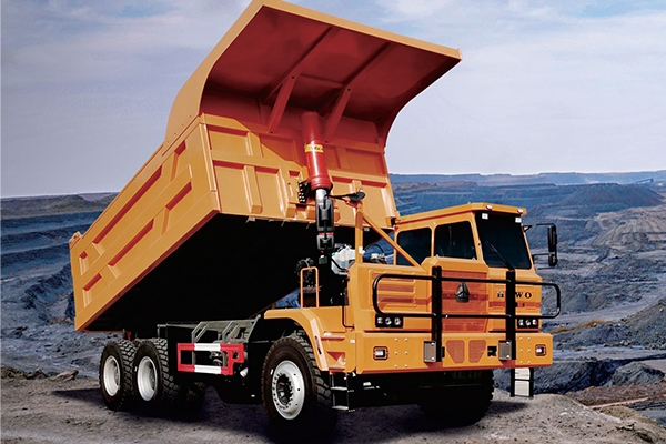 135T非公路礦用自卸車